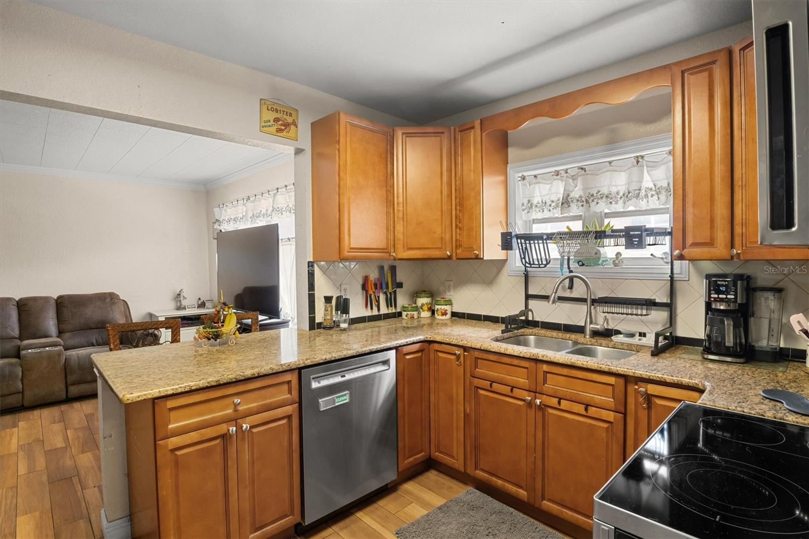 207 S Perry Ave Property Photo 11