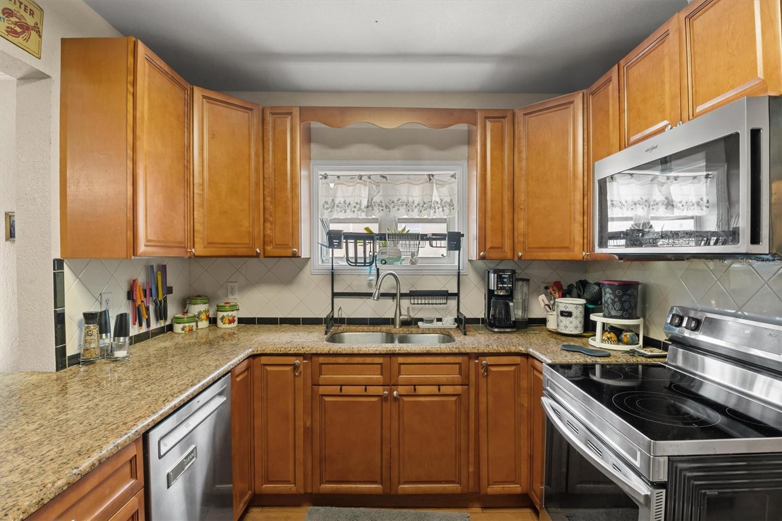 207 S Perry Ave Property Photo 12