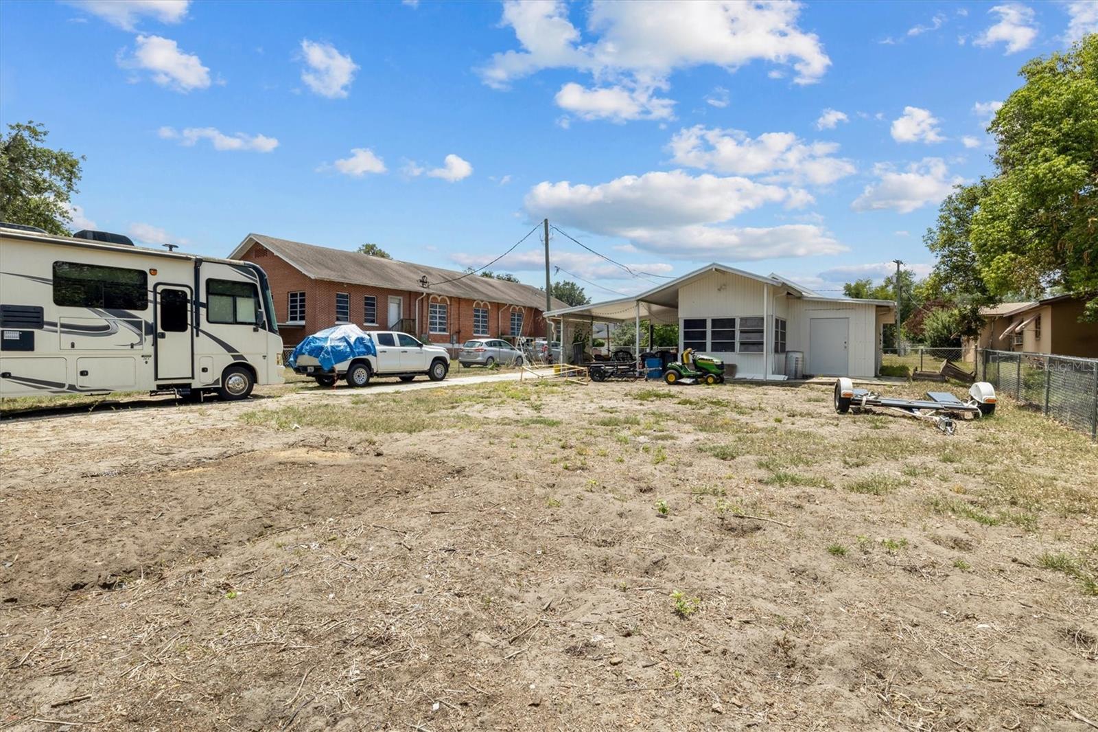 207 S Perry Ave Property Photo 32