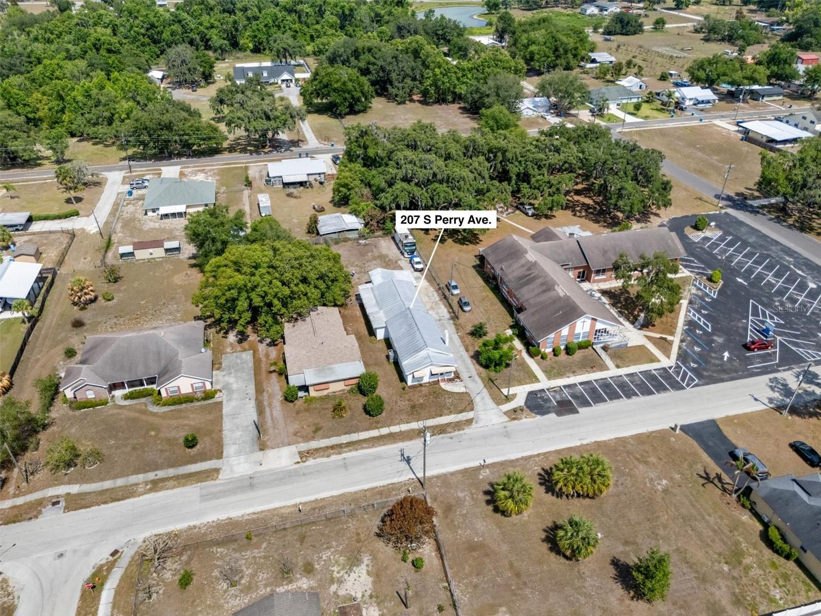 207 S Perry Ave Property Photo 37