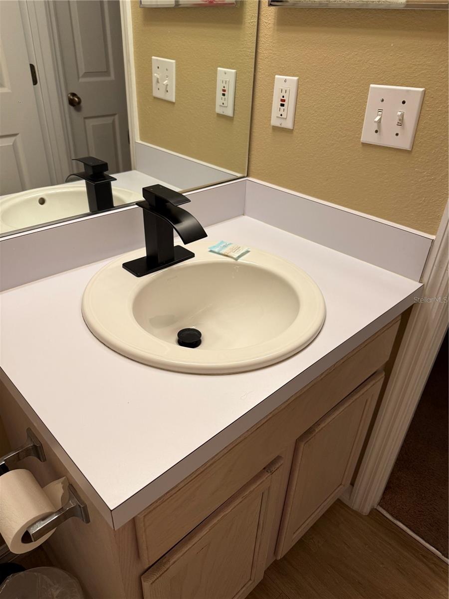 1122 Clear Creek Cir Property Photo 6