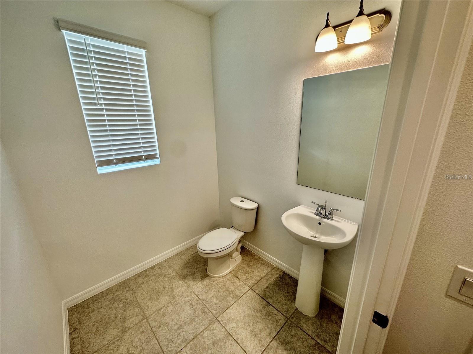1707 Sanibel Dr Property Photo 8