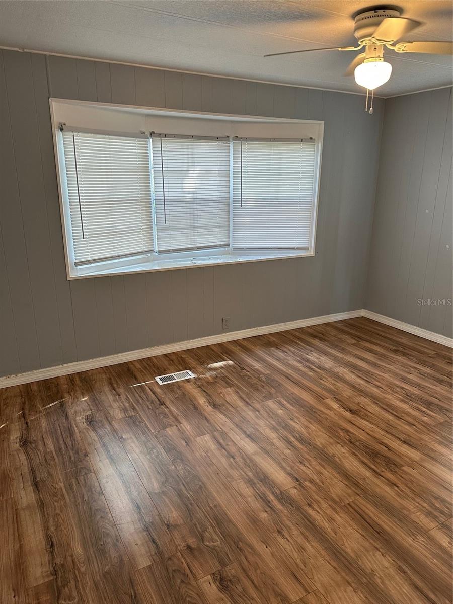 17110 Live Oak Ln Property Photo 9