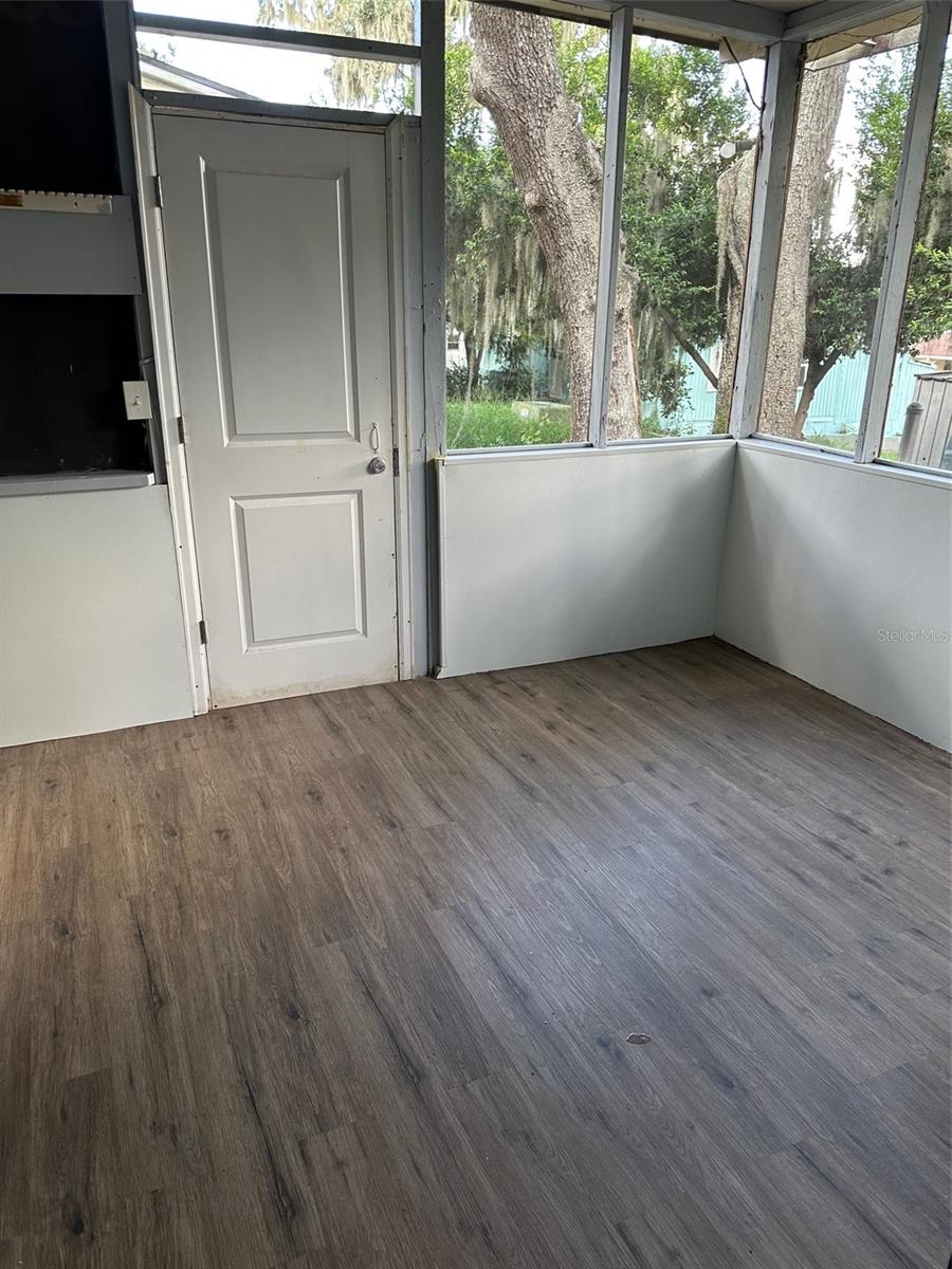 17110 Live Oak Ln Property Photo 12