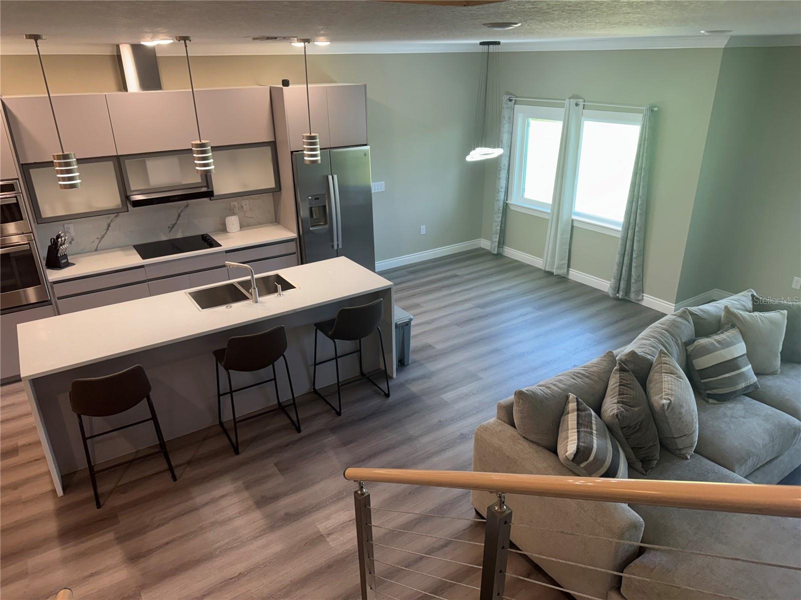 2037 Greenbriar Ter Property Photo 5