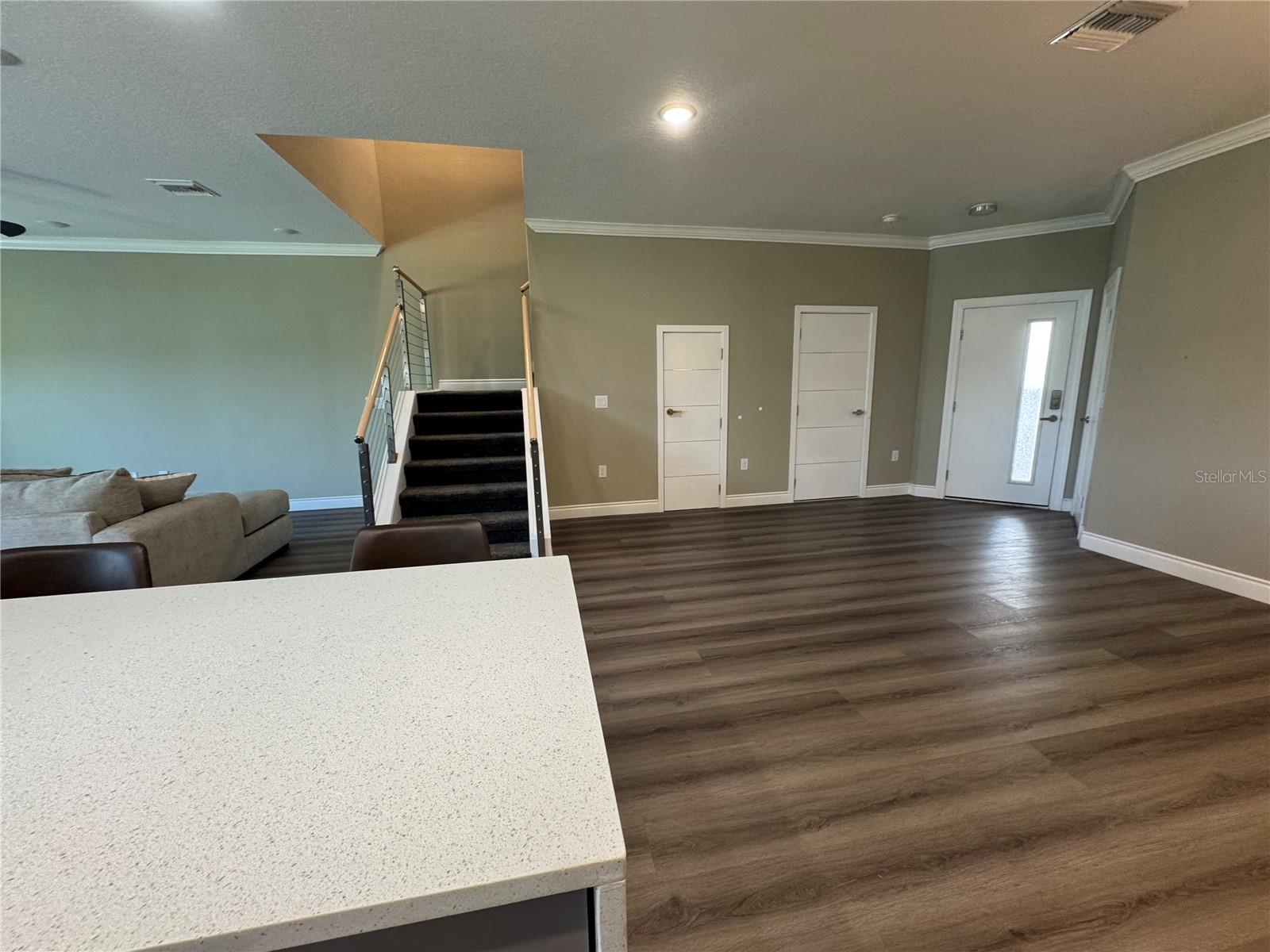 2037 Greenbriar Ter Property Photo 8
