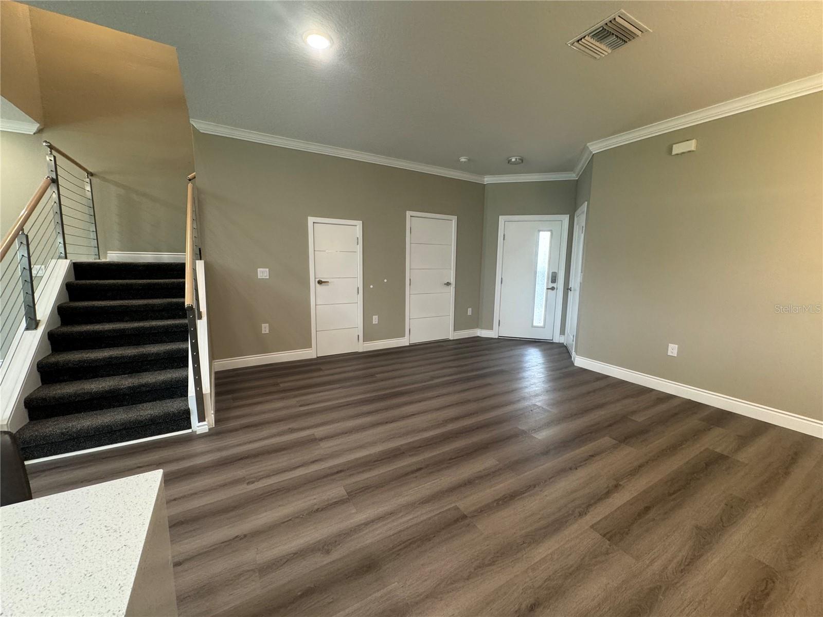 2037 Greenbriar Ter Property Photo 9