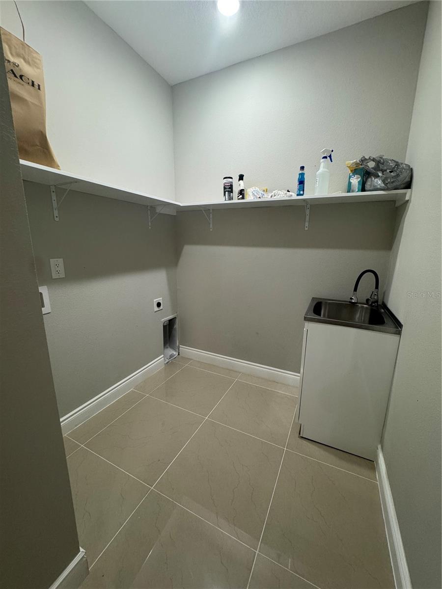 2037 Greenbriar Ter Property Photo 16