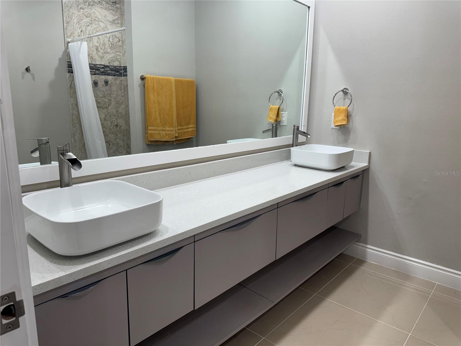 2037 Greenbriar Ter Property Photo 25