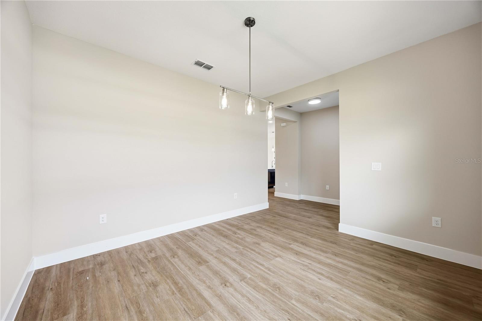 2121 River Hawk Loop Property Photo 5