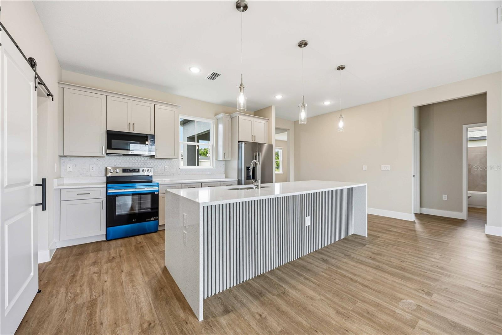 2121 River Hawk Loop Property Photo 10