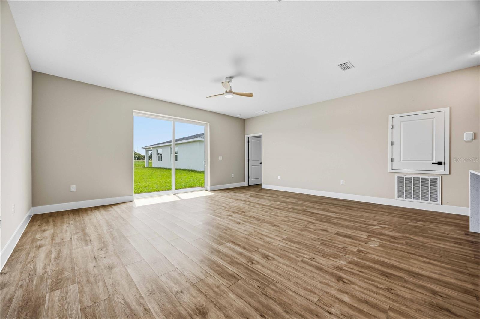 2121 River Hawk Loop Property Photo 14