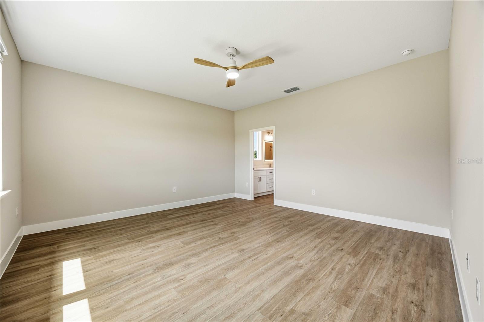 2121 River Hawk Loop Property Photo 16