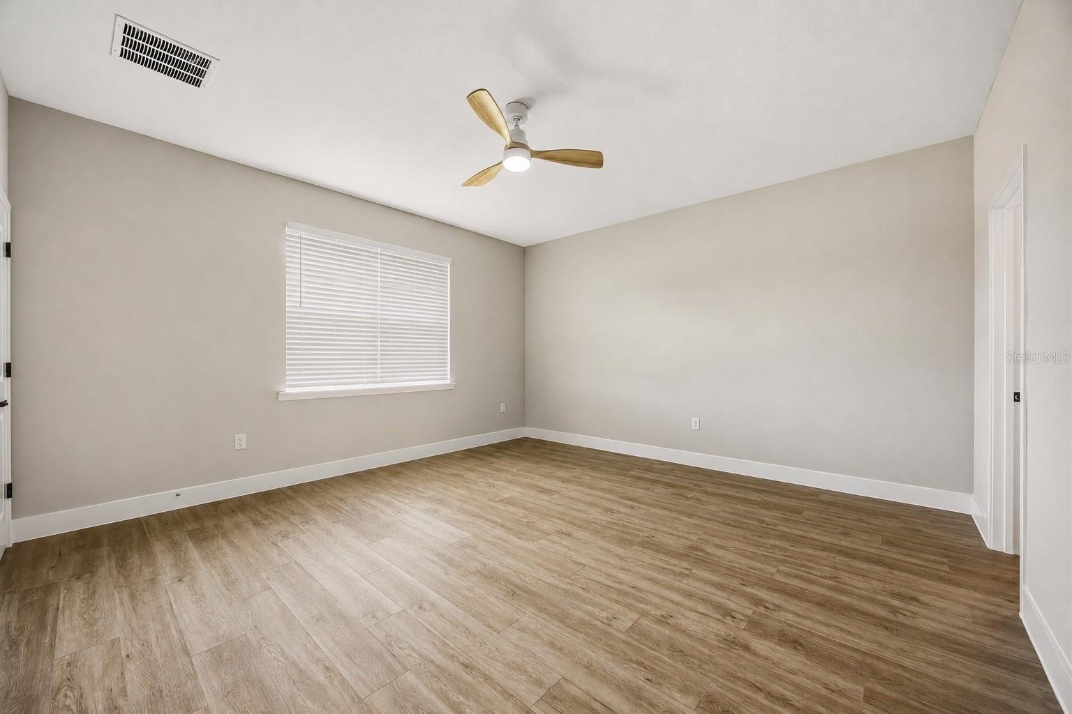 2121 River Hawk Loop Property Photo 18