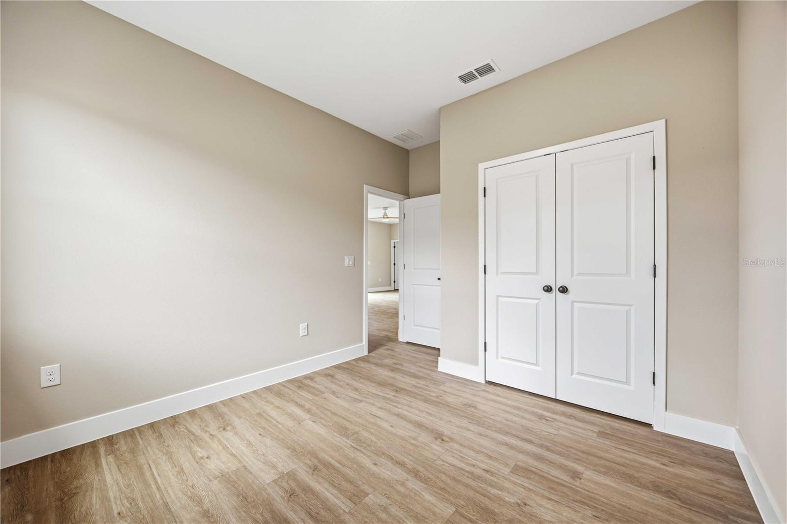 2121 River Hawk Loop Property Photo 22