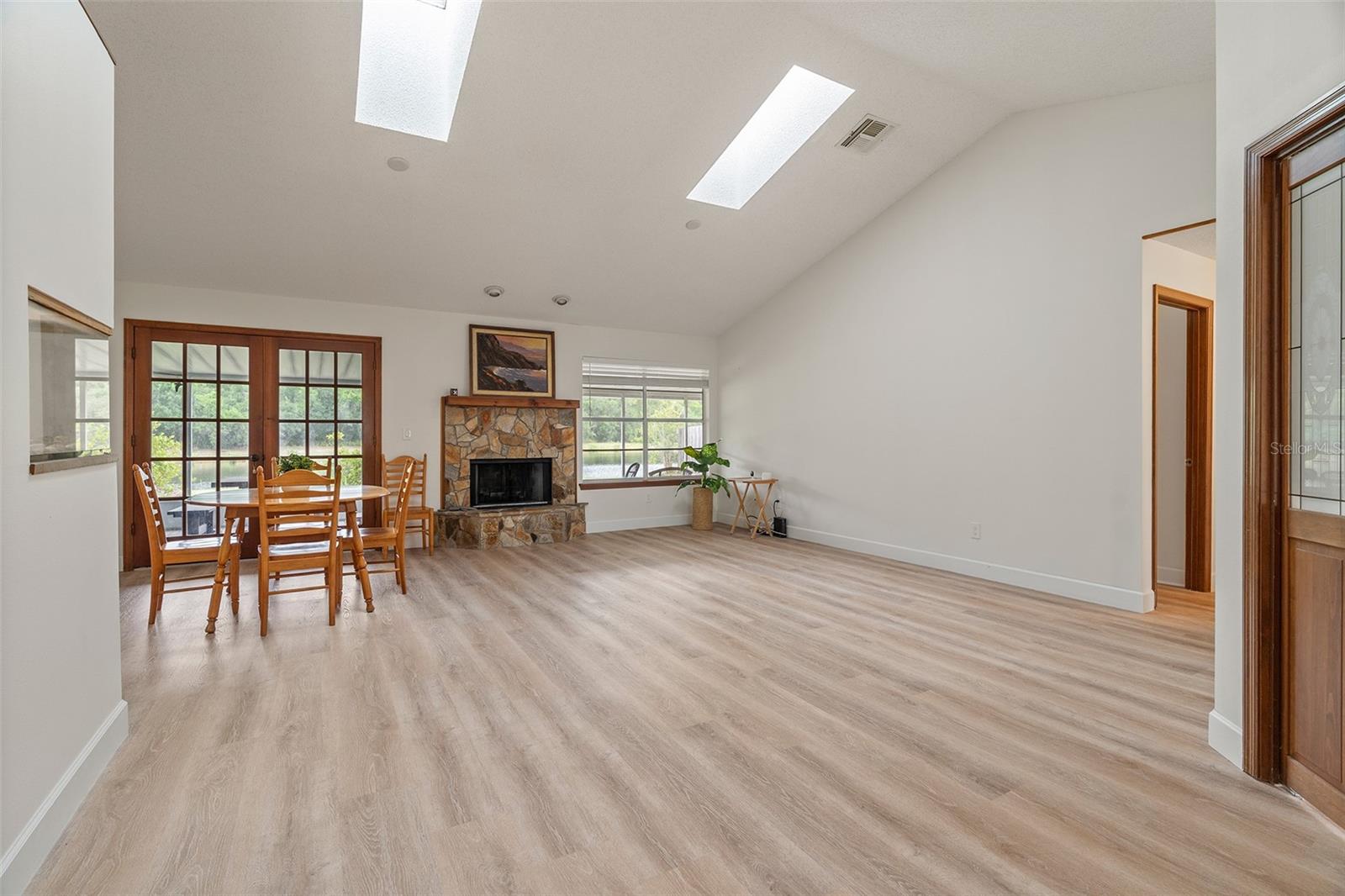 20 Macon Way Property Photo 4