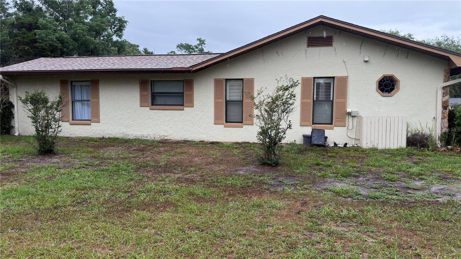 4076 S Oakhurst Dr Property Photo 2