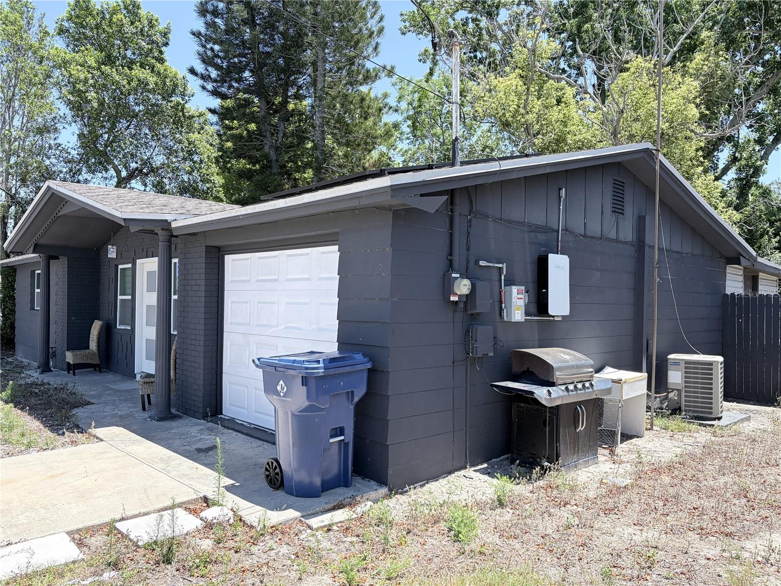3818 Moog Rd Property Photo 2