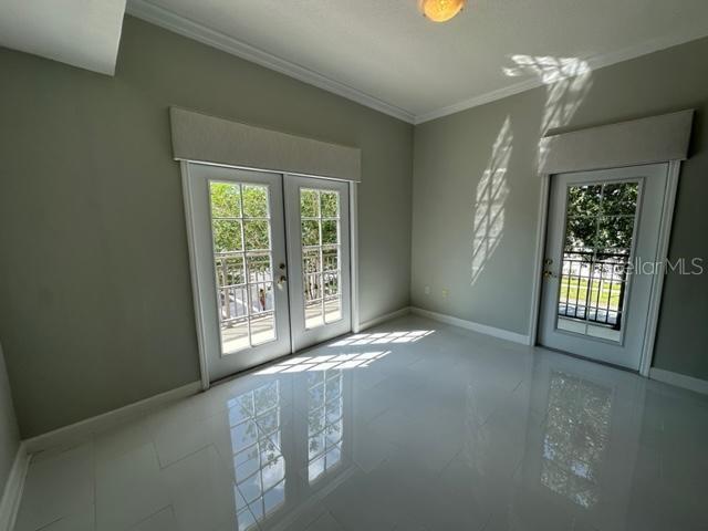 917 Waterside Ln #203 Property Photo 4