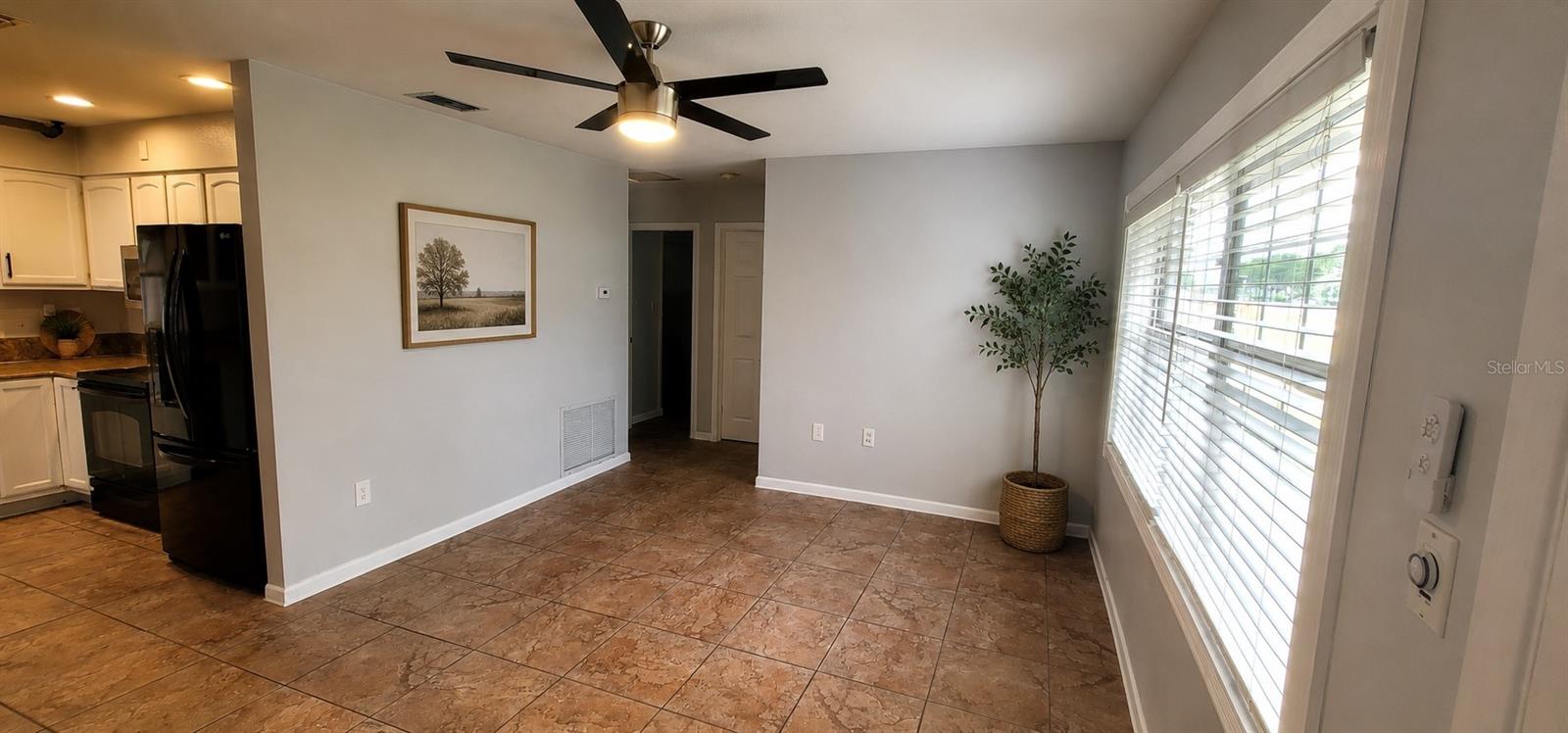 1215 Lakeshore Blvd Property Photo 2