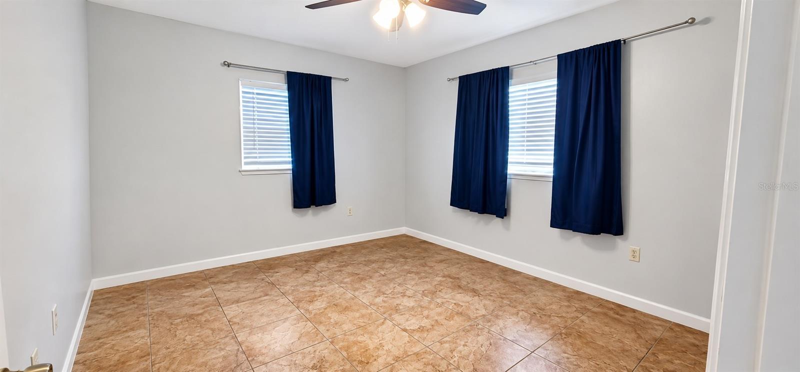 1215 Lakeshore Blvd Property Photo 6