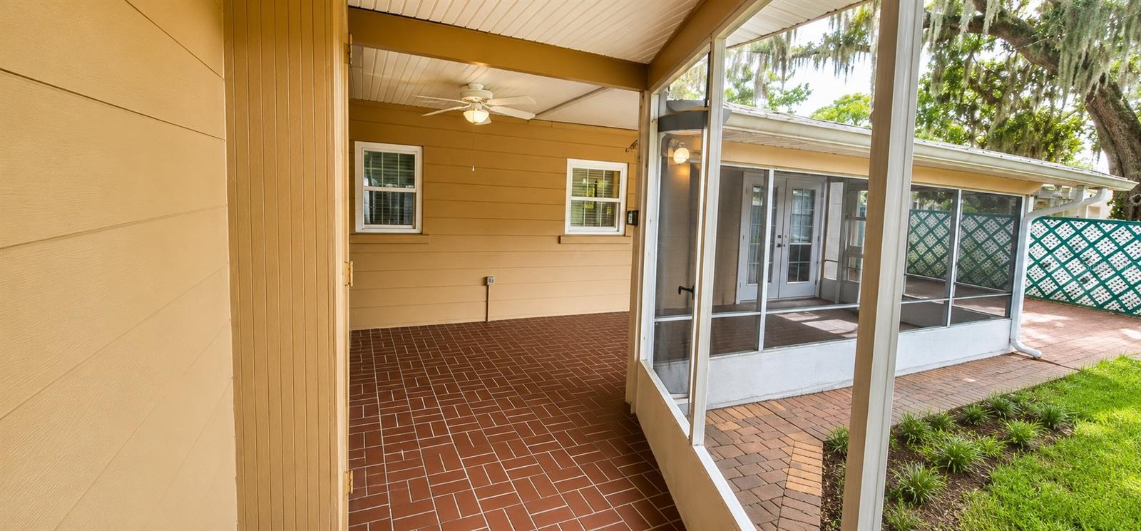 1215 Lakeshore Blvd Property Photo 18