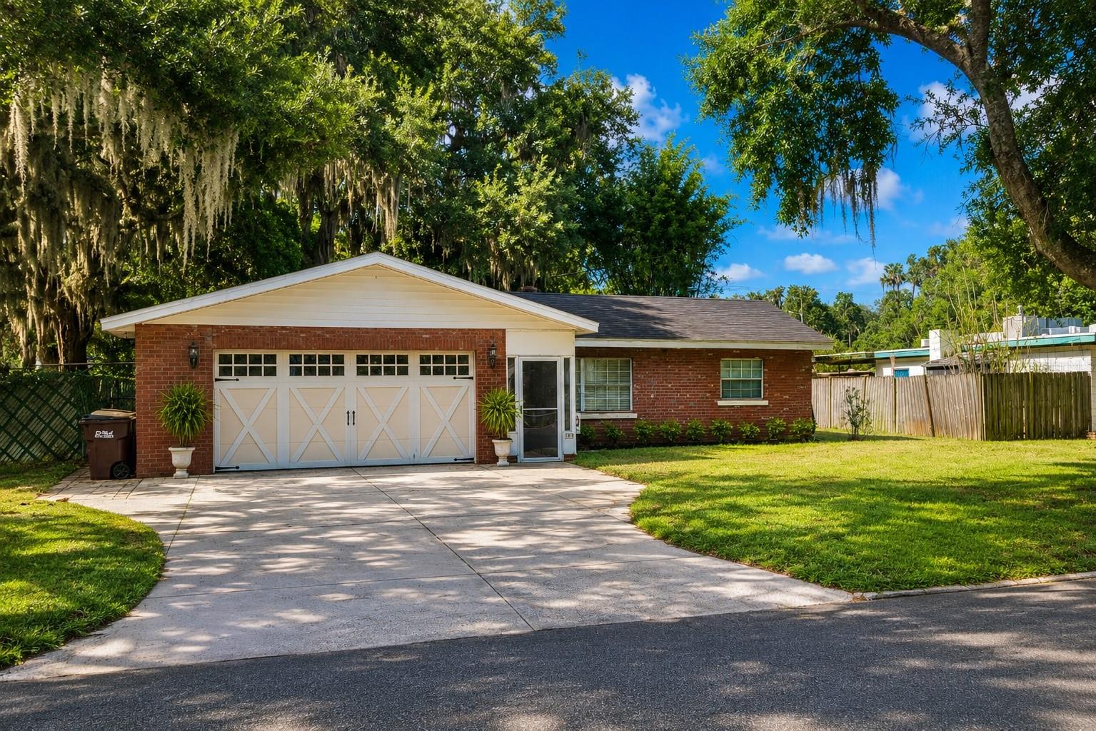 1215 Lakeshore Blvd Property Photo 33