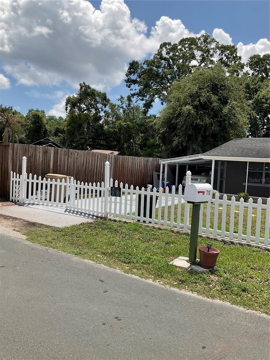 710 E Jackson St Property Photo 2