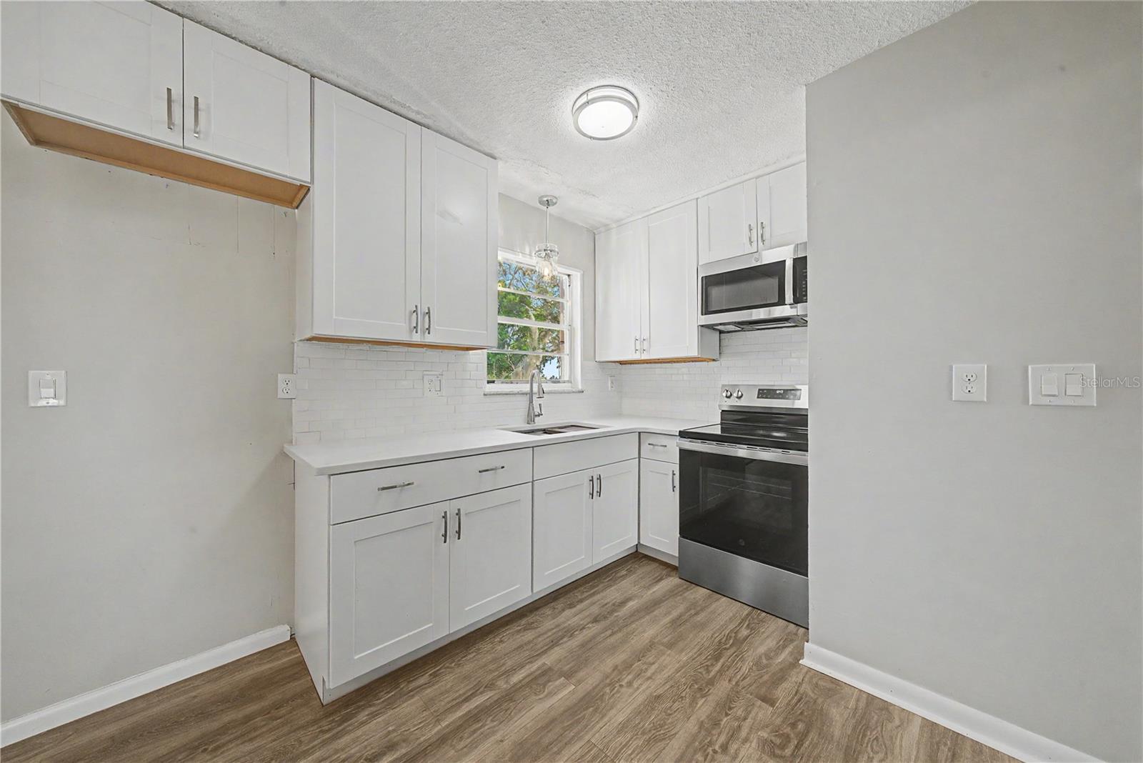 4717 Howard St Property Photo 8