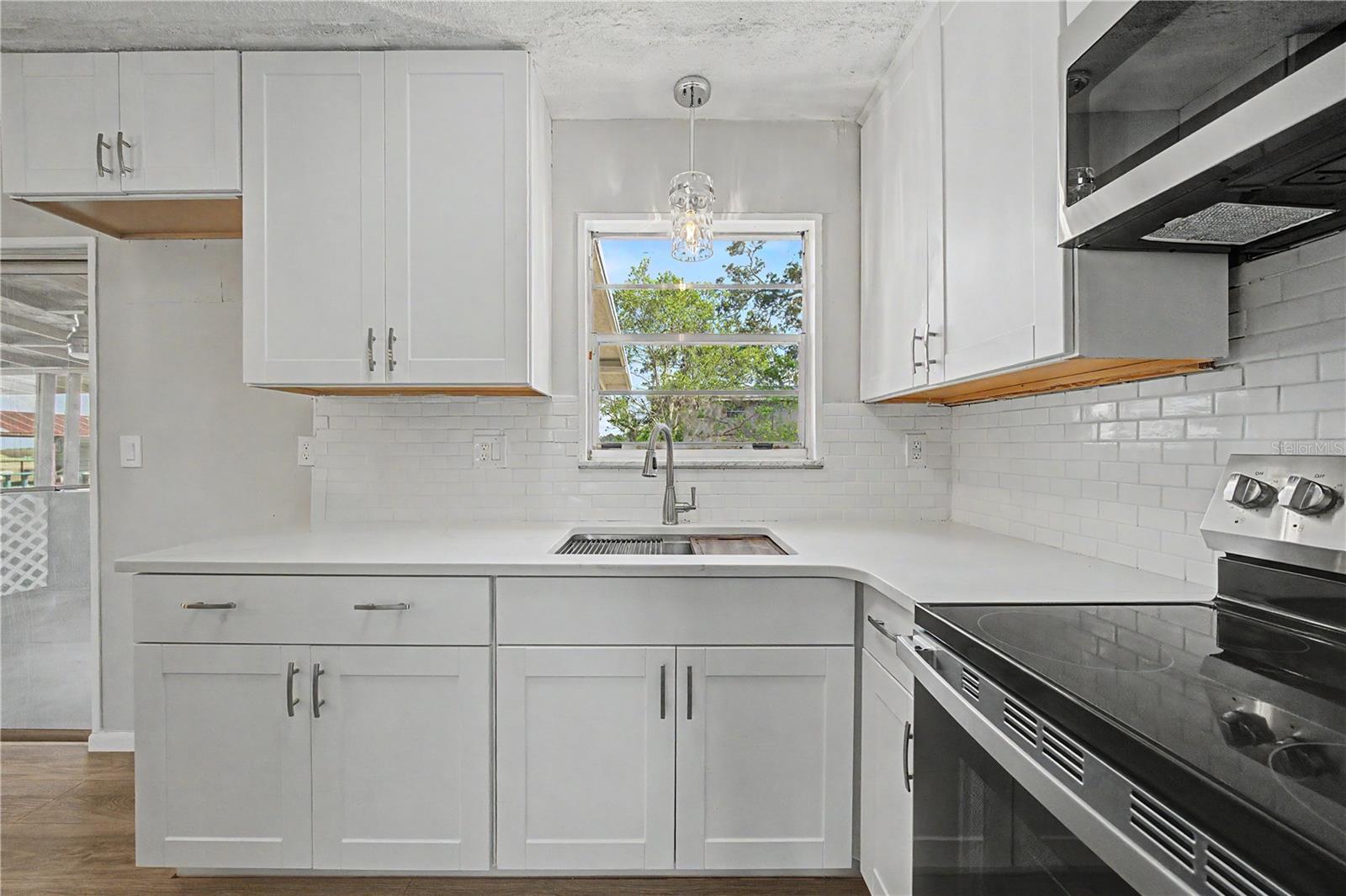 4717 Howard St Property Photo 10