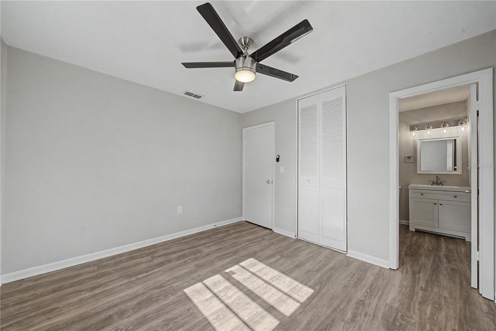 4717 Howard St Property Photo 19