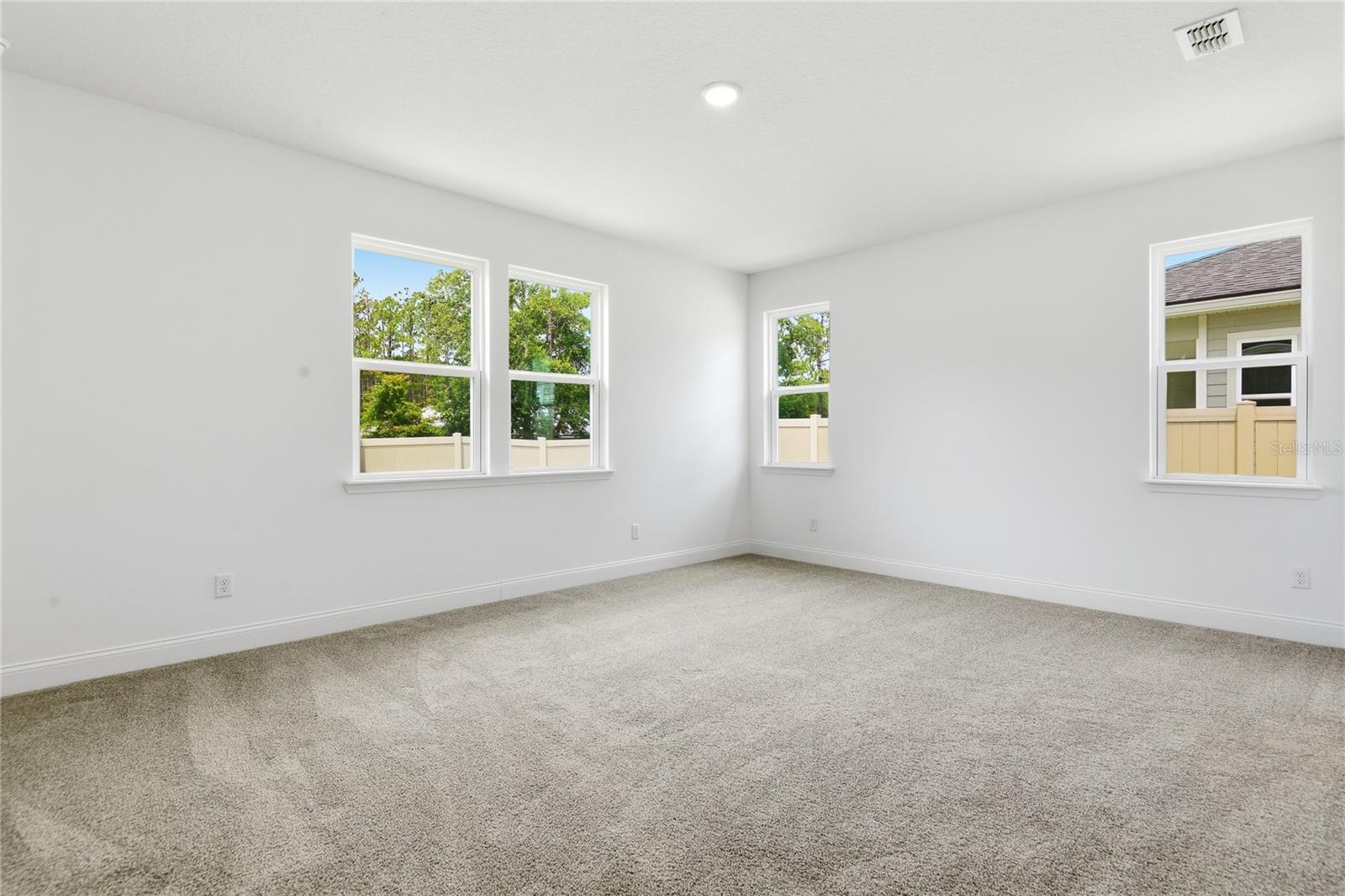 212 Enclave Ave Property Photo 9