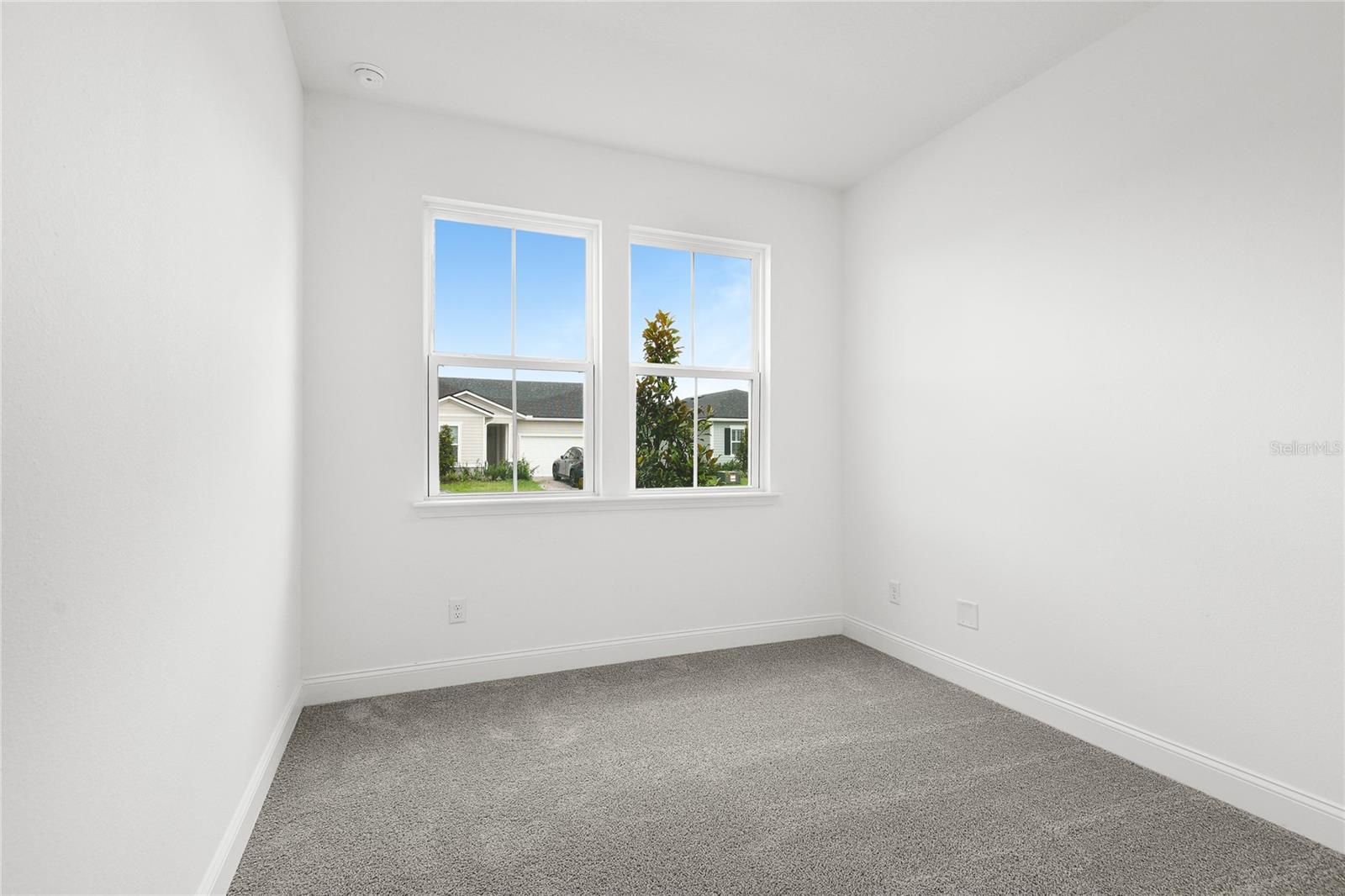 204 Enclave Ave Property Photo 3