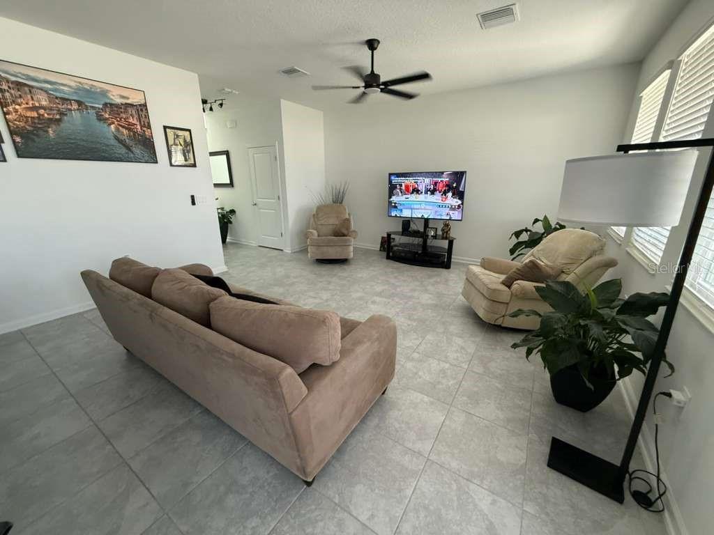 4211 Twisted Twig Bnd Property Photo 3