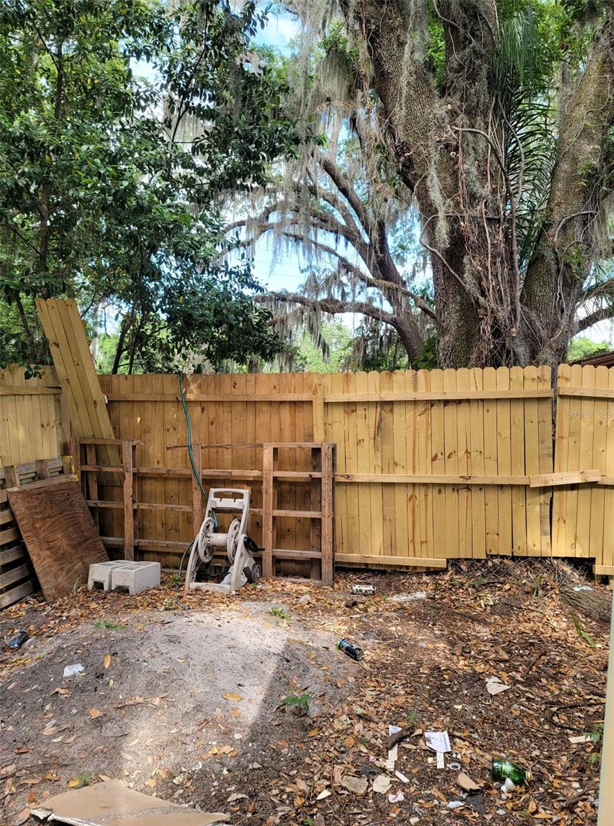 107 E Cypress St Property Photo 6
