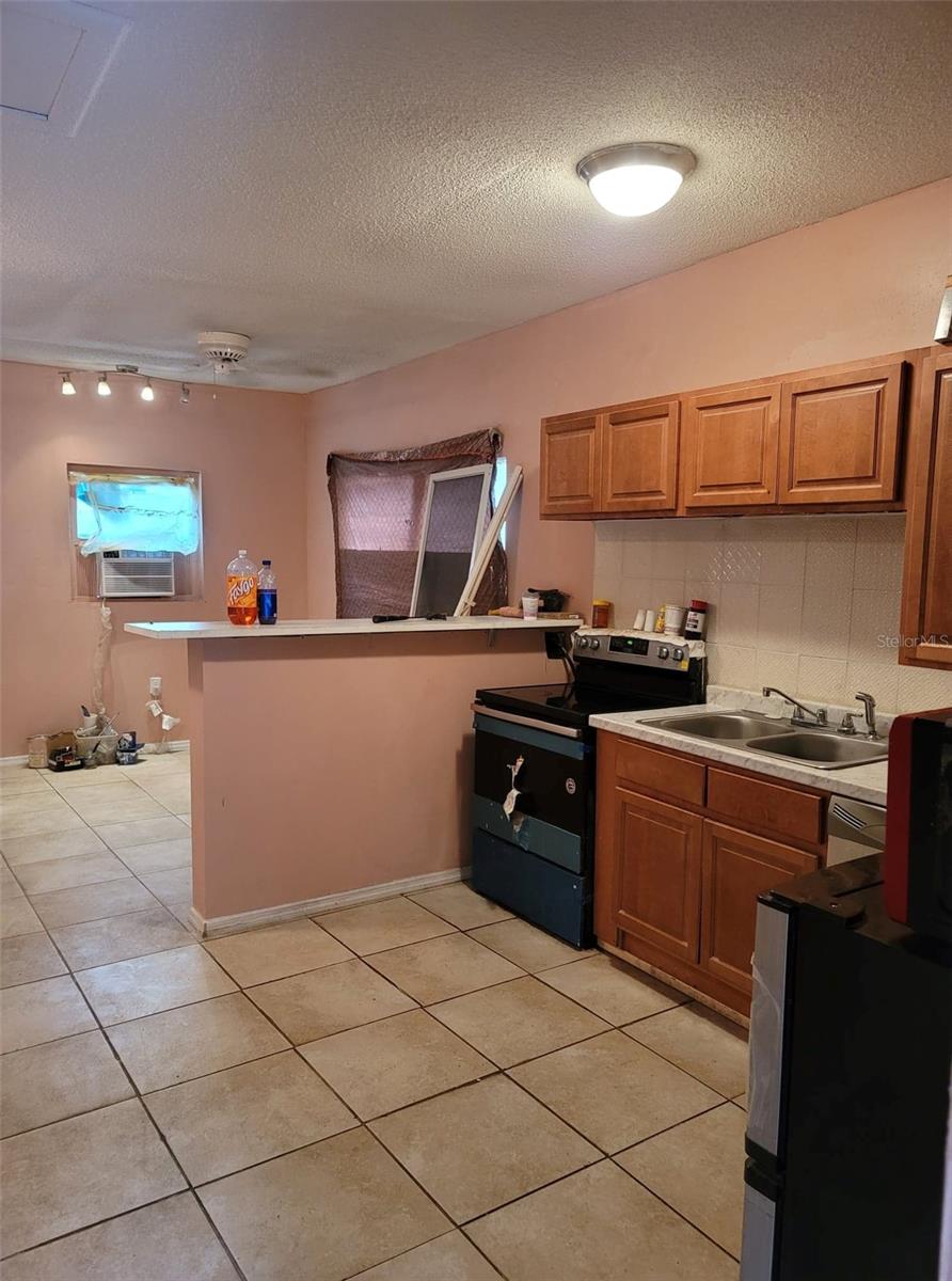 107 E Cypress St Property Photo 14