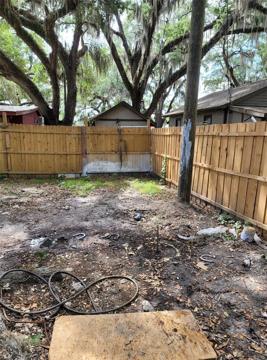107 E Cypress St Property Photo 18