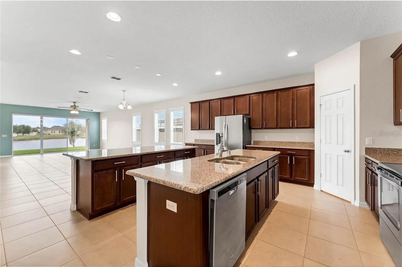 12201 Sawgrass Reserve Blvd Property Photo 3