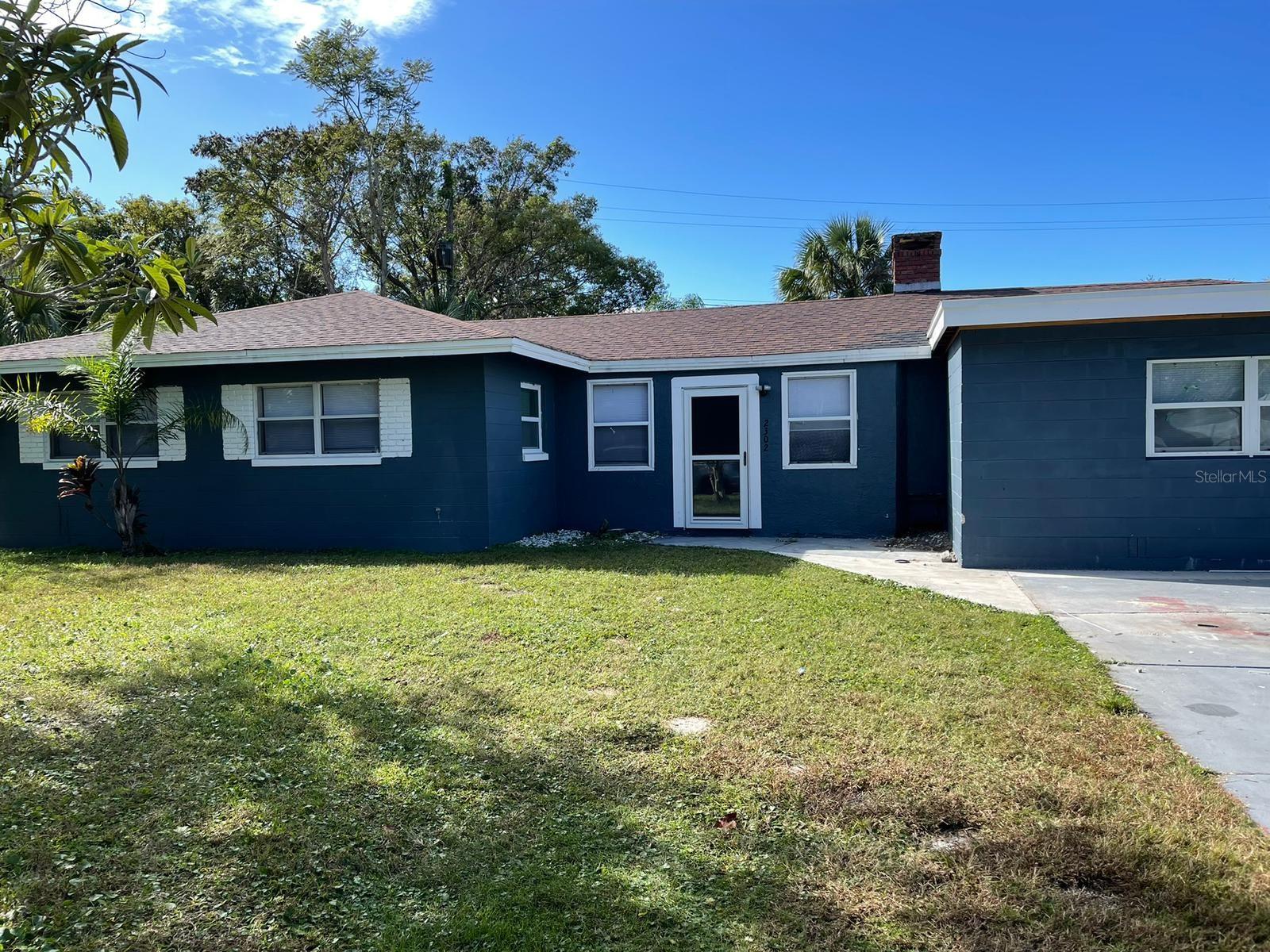 2302 CONTINENTAL BLVD Property Photo 1