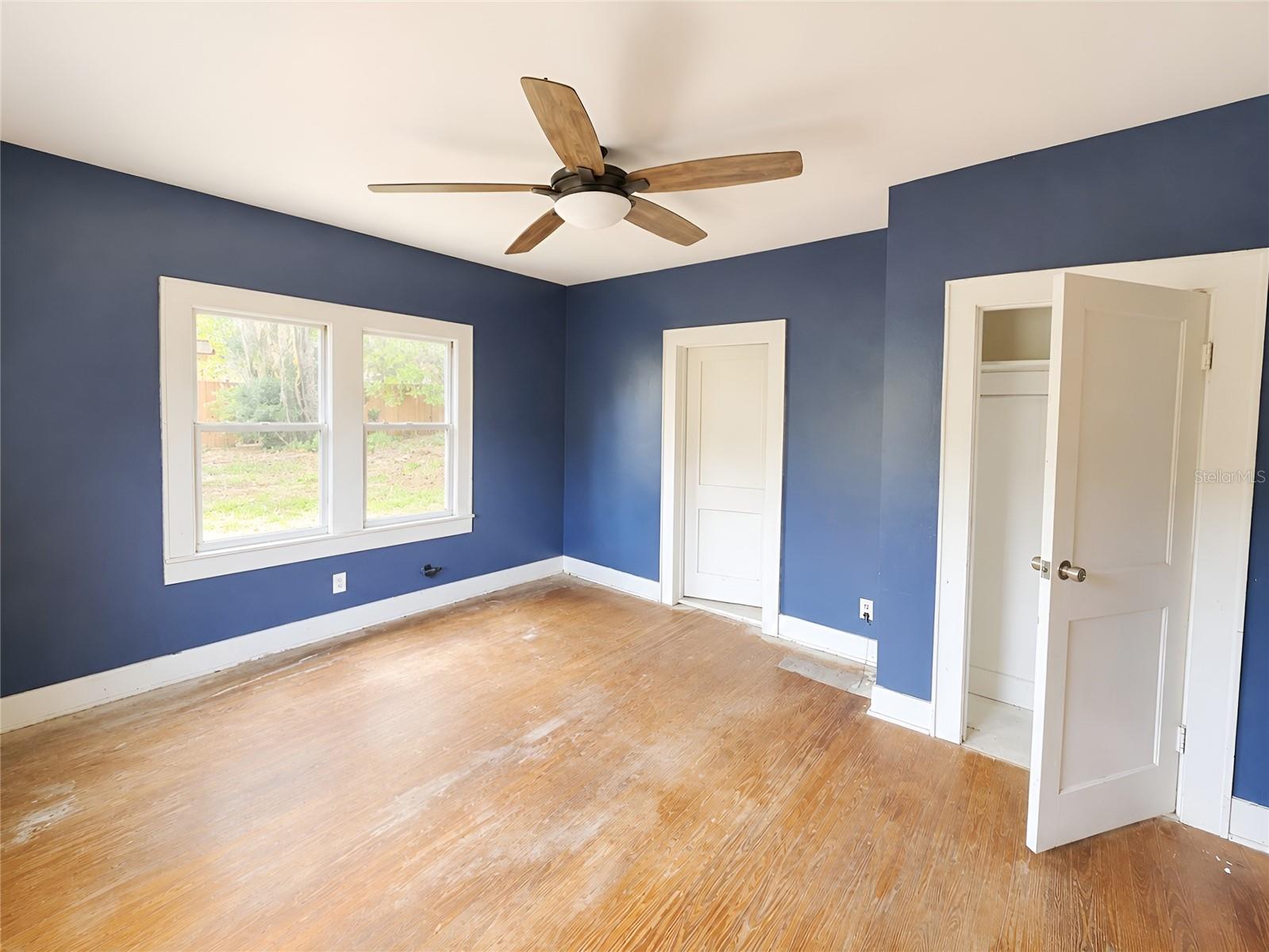 1037 Lexington St Property Photo 6