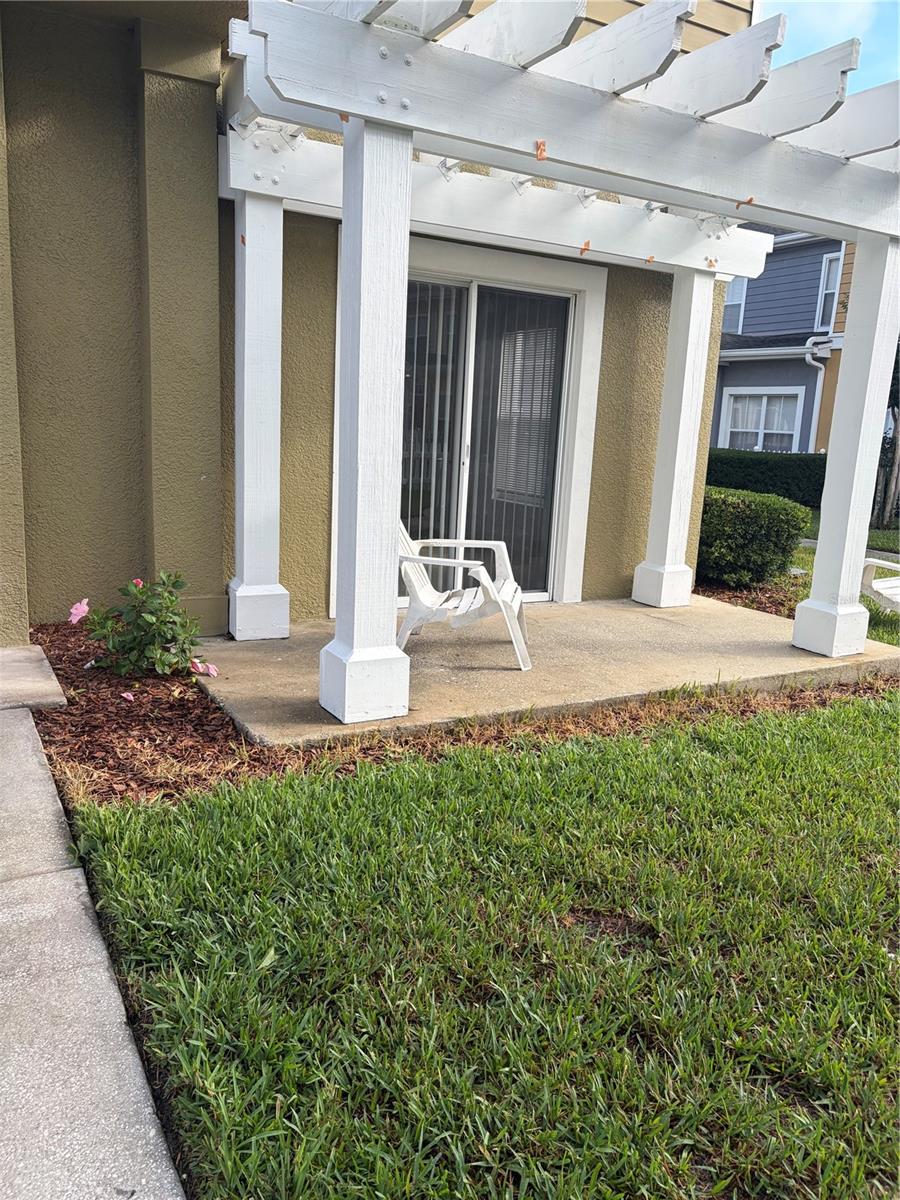2610 Lodi Cir #102 Property Photo 2