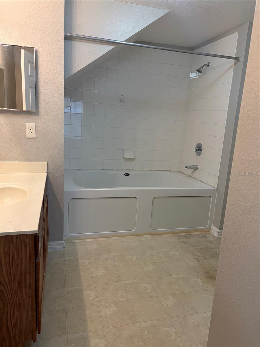 2610 Lodi Cir #102 Property Photo 8