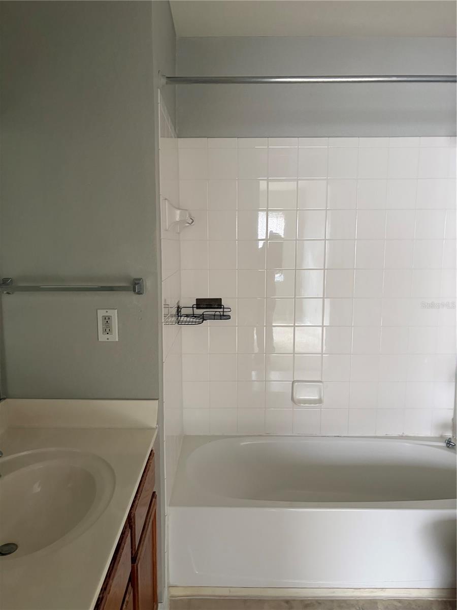 2610 Lodi Cir #102 Property Photo 18
