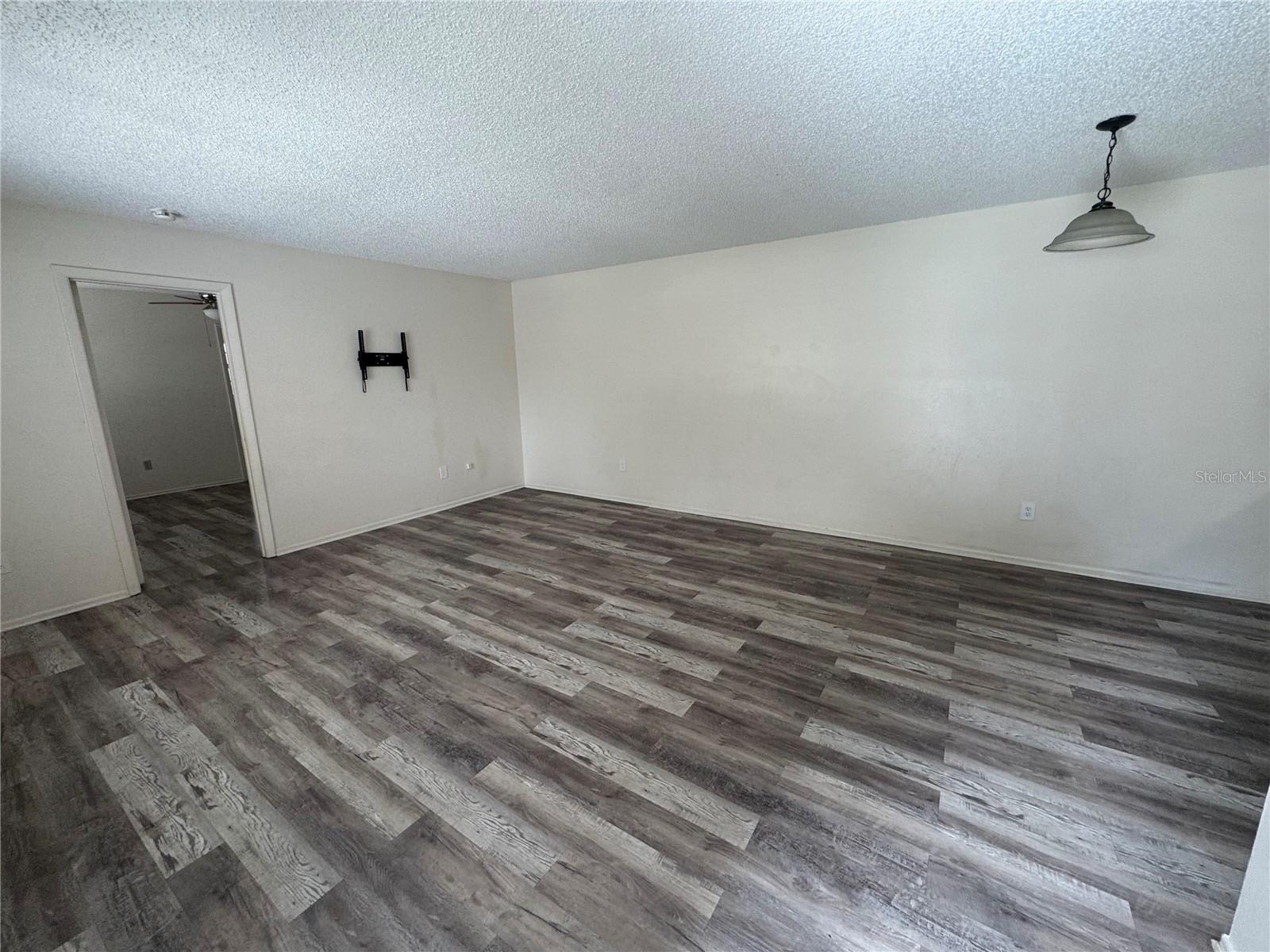 170 Windtree Ln Property Photo 6