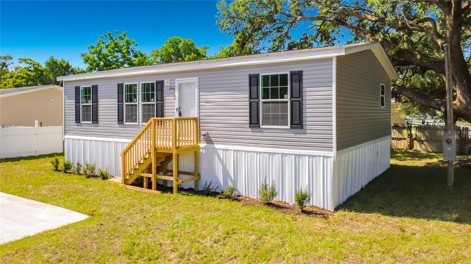 8002 Mobilaire Dr Property Photo 3
