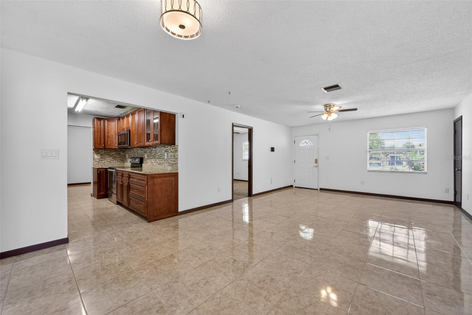 755 Park Ln Property Photo 10