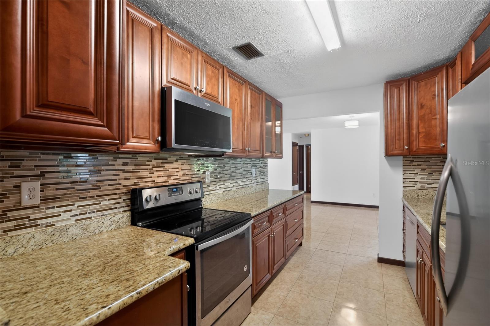 755 Park Ln Property Photo 11