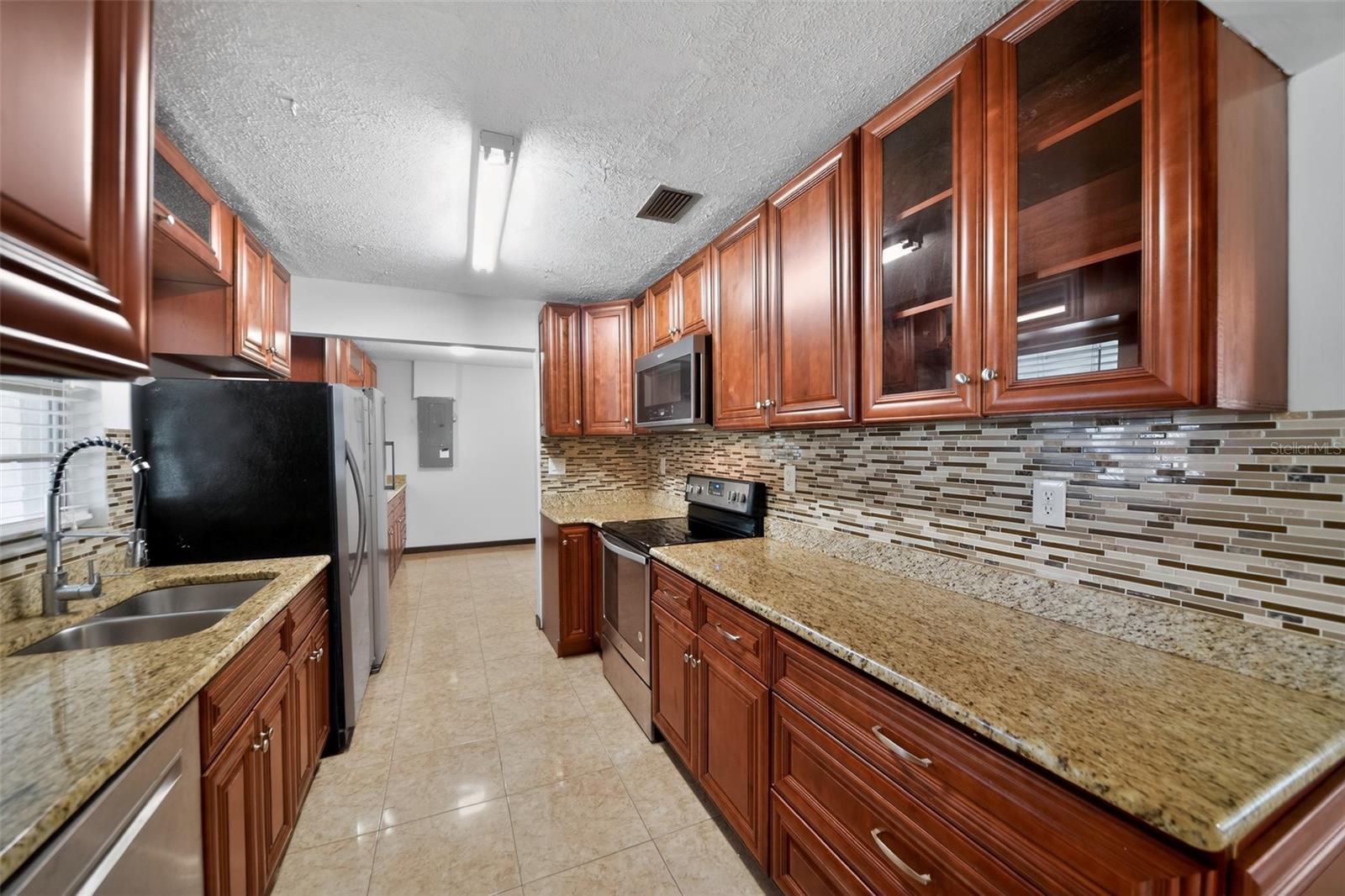 755 Park Ln Property Photo 12