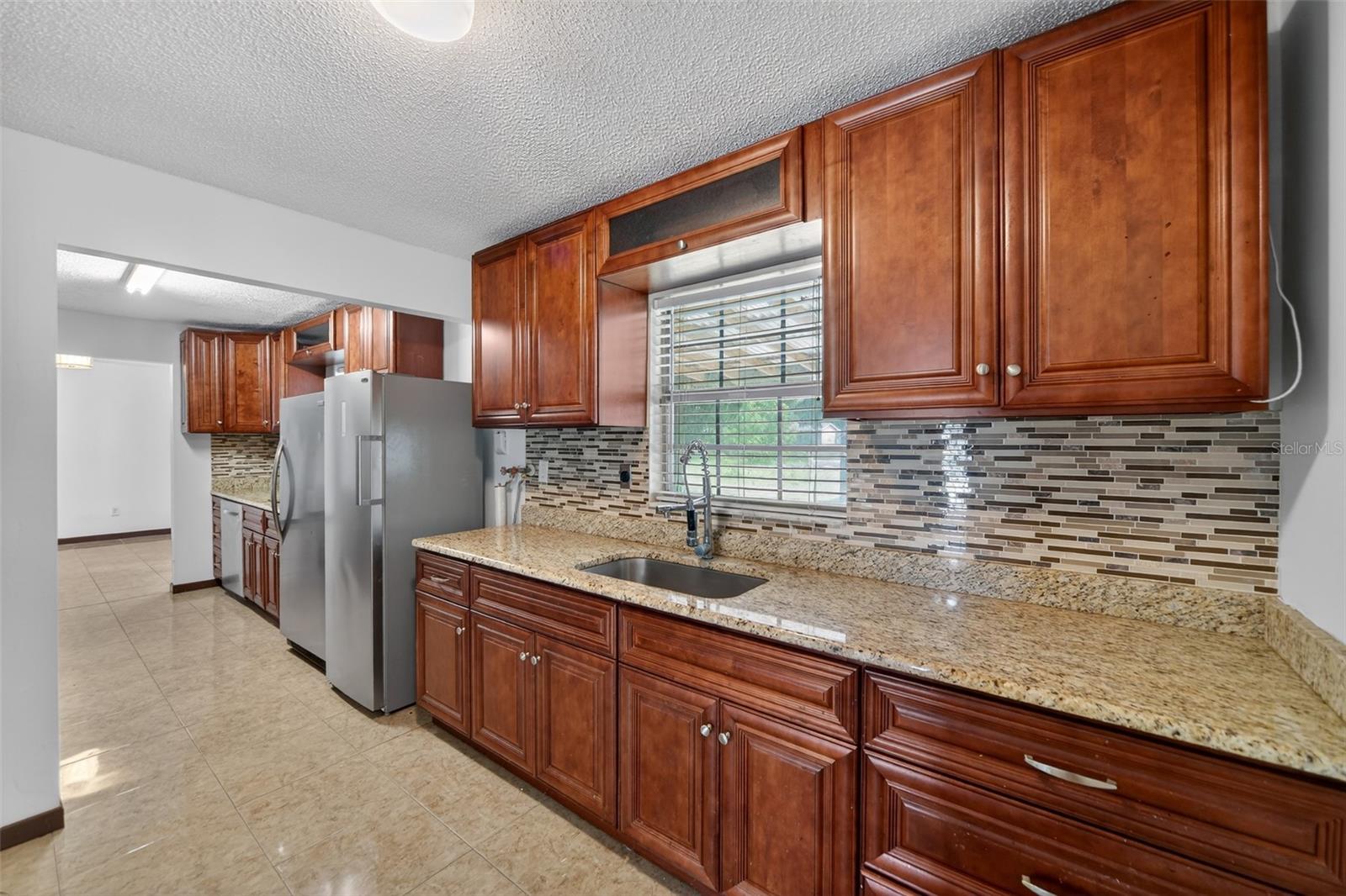 755 Park Ln Property Photo 13
