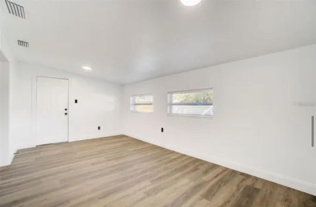 5205 Chenault Ave Property Photo 3